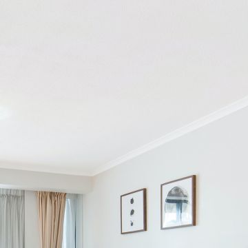 Натяжной потолок в кухне