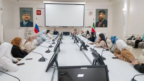 ХУДОЖЕСТВЕННЫЙ ФОРУМ ПО ПРИЗВАНИЮ ПЕДАГОГИЧЕСКОЙ ПРОФЕССИИ И ВСЕРОССИЙСКИЙ ФОРУМ МОЛОДЫХ УЧИТЕЛЕЙ