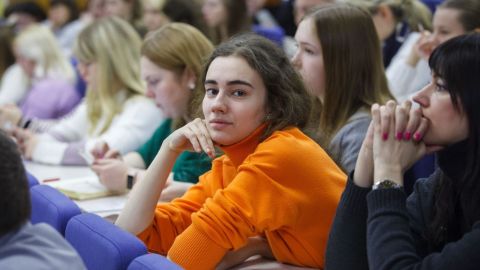 ХУДОЖЕСТВЕННЫЙ ФОРУМ ПО ПРИЗВАНИЮ ПЕДАГОГИЧЕСКОЙ ПРОФЕССИИ И ВСЕРОССИЙСКИЙ ФОРУМ МОЛОДЫХ УЧИТЕЛЕЙ