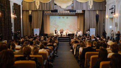 ХУДОЖЕСТВЕННЫЙ ФОРУМ ПО ПРИЗВАНИЮ ПЕДАГОГИЧЕСКОЙ ПРОФЕССИИ И ВСЕРОССИЙСКИЙ ФОРУМ МОЛОДЫХ УЧИТЕЛЕЙ