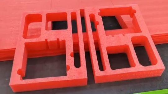 Кромочные и демпферные ленты Пенолин