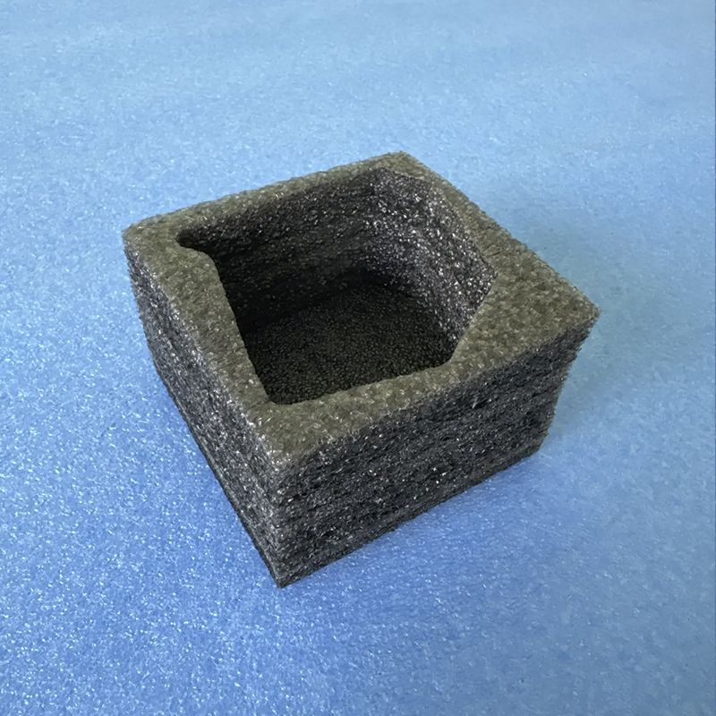 Эластичный упаковочный ложемент для фиксации деталей в транспортной таре. Компенсирует микрозазоры без дополнительного крепежа.