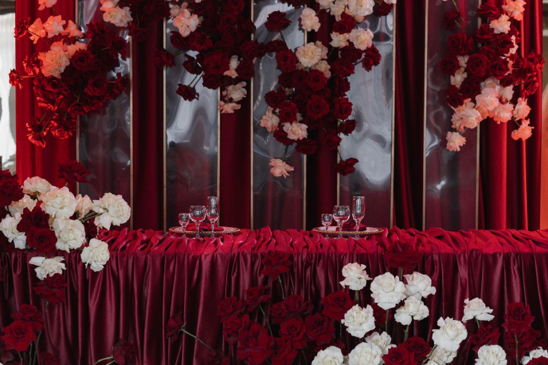 свадьба в красном цвете, бело-красная свадьба, оформление свадьбы, декор свадьбы, свадебный декор, оформление свадебного зала, оформление свадебной церемонии, декор выездной регистрации, свадебная флористика, оформление фотозоны, оформление свадьбы Белгород, декор свадьбы Белгород, свадебный декор Белгород, студия декора КинАрт, КинАрт Белгород
