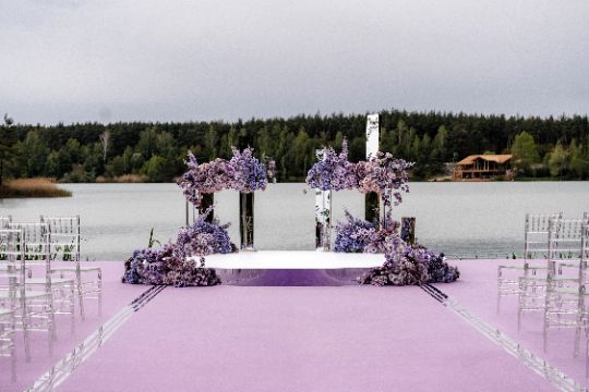 Оформление свадебной церемонии в сиреневом цвете, концептуальная свадьба в Ривьере, оформление свадьбы Белгород студия декора КинАрт