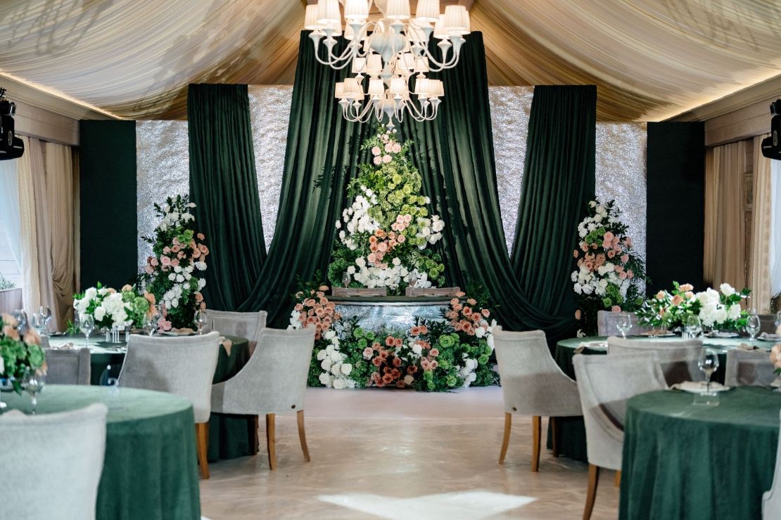 Оформление свадьбы в ресторане «Веретено» в Белгороде — студия декора КинАрт, оформление свадьбы Белгород, оформление спрезидиума, оформление банкетного зала, оформление свадьбы Белгород, свадьба в зелено-кремовых тонах