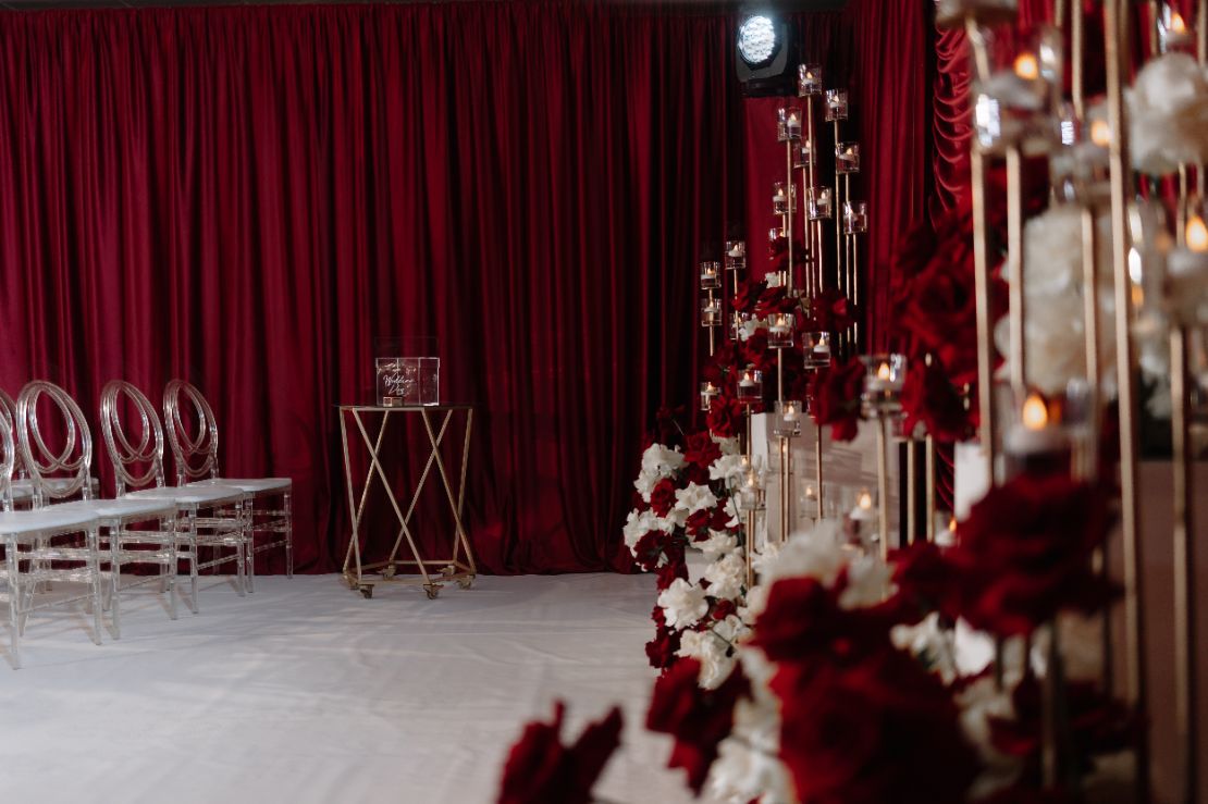 свадьба в красном цвете, бело-красная свадьба, оформление свадьбы, декор свадьбы, свадебный декор, оформление свадебного зала, оформление свадебной церемонии, декор выездной регистрации, свадебная флористика, оформление фотозоны, оформление свадьбы Белгород, декор свадьбы Белгород, свадебный декор Белгород, студия декора КинАрт, КинАрт Белгород