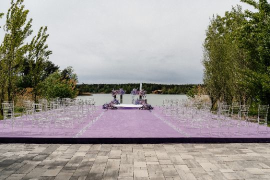 Оформление свадебной церемонии в сиреневом цвете, концептуальная свадьба в Ривьере, оформление свадьбы Белгород студия декора КинАрт