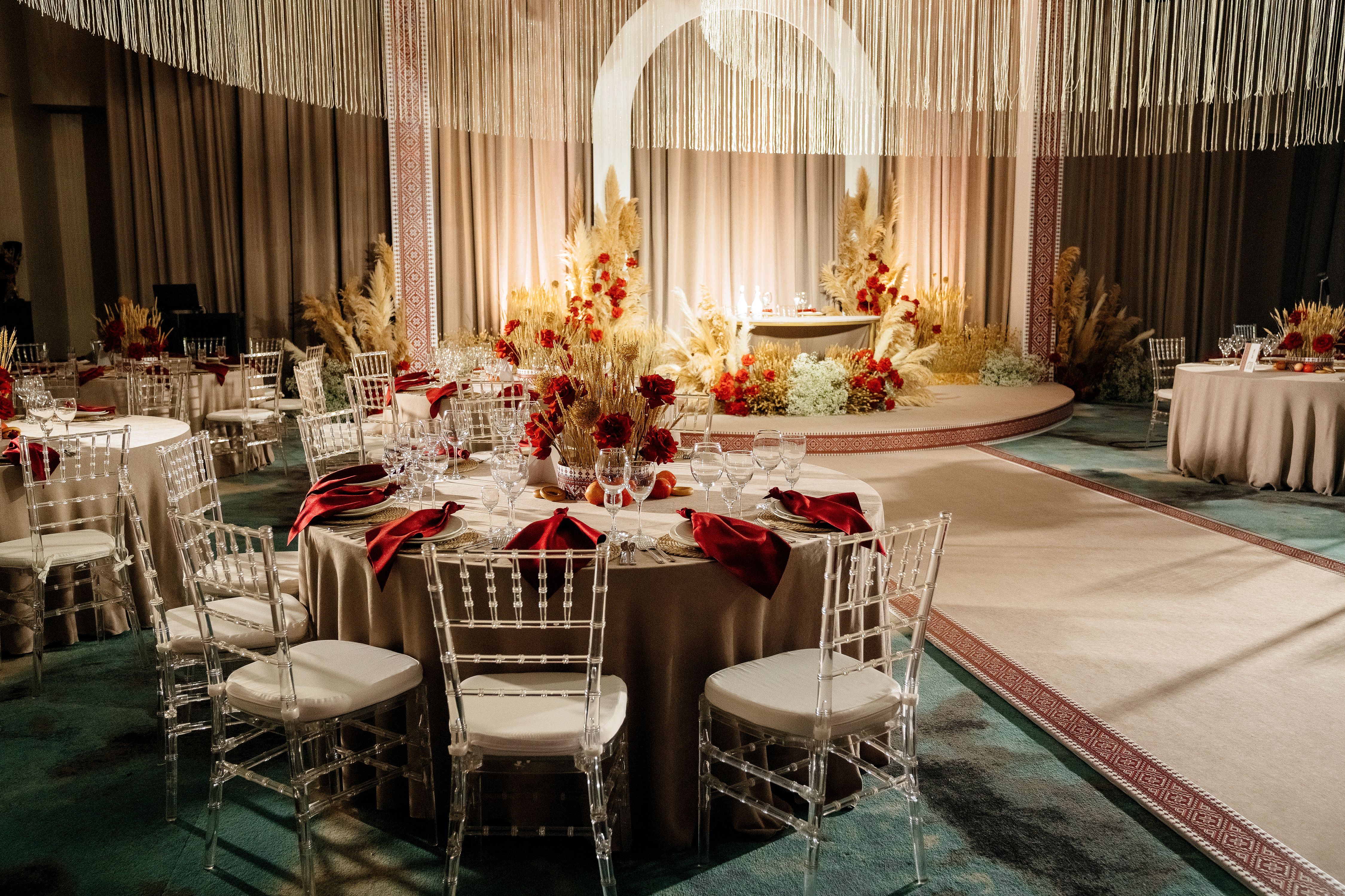 Оформление зала в русском стиле,  авторский свадебный декор русский стиль, оформление свадьбы в Ривьере, Оформление свадьбы под ключ, Авторский свадебный декор КинАрт