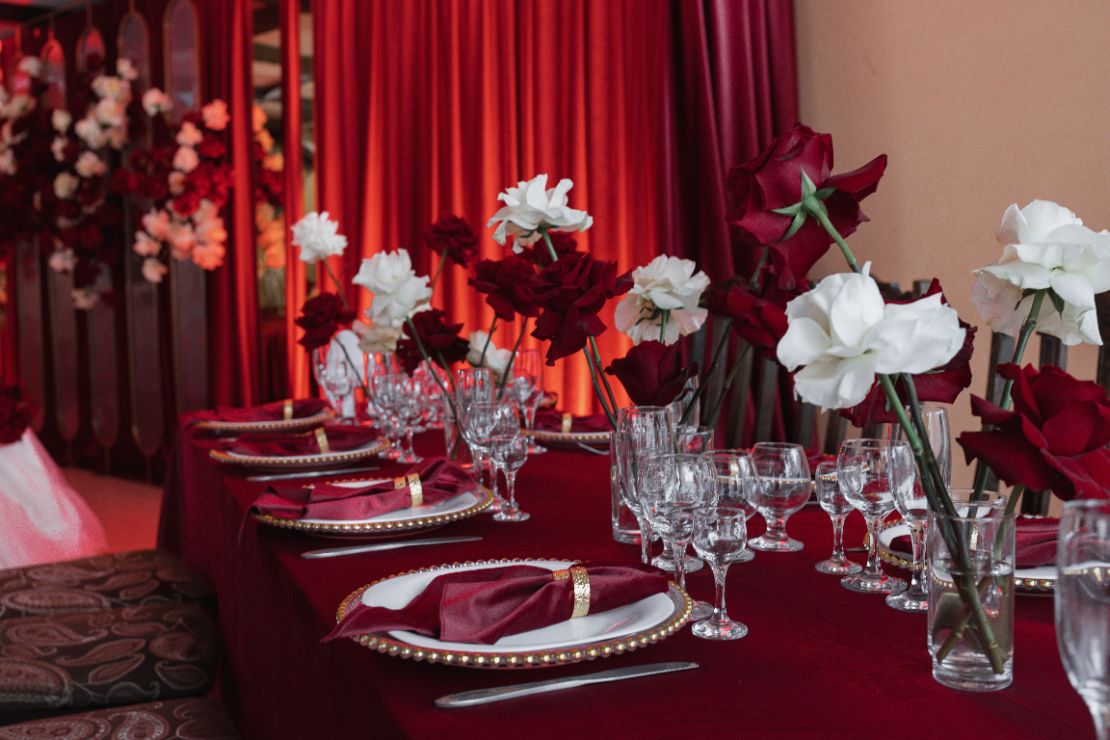 свадьба в красном цвете, бело-красная свадьба, оформление свадьбы, декор свадьбы, свадебный декор, оформление свадебного зала, оформление свадебной церемонии, декор выездной регистрации, свадебная флористика, оформление фотозоны, оформление свадьбы Белгород, декор свадьбы Белгород, свадебный декор Белгород, студия декора КинАрт, КинАрт Белгород