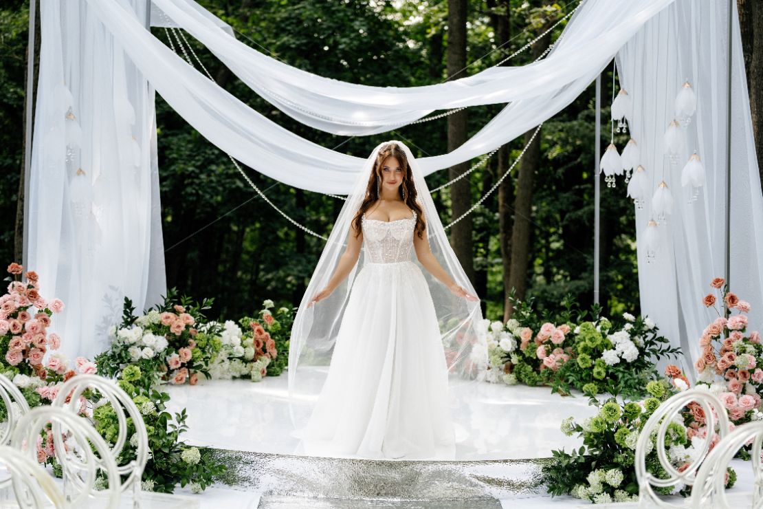 Оформление свадьбы в ресторане «Веретено» в Белгороде — студия декора КинАрт, оформление свадьбы Белгород, оформление свадебной церемонии, оформление свадьбы Белгород, свадьба в зелено-кремовых тонах