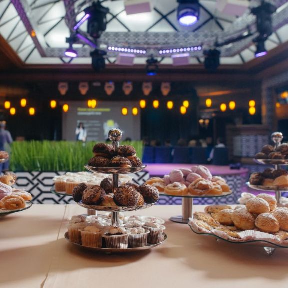 фуршет бизнес-день Белая пятница продаж Организатор компания Битнесс в Ресторане Зима Белгород