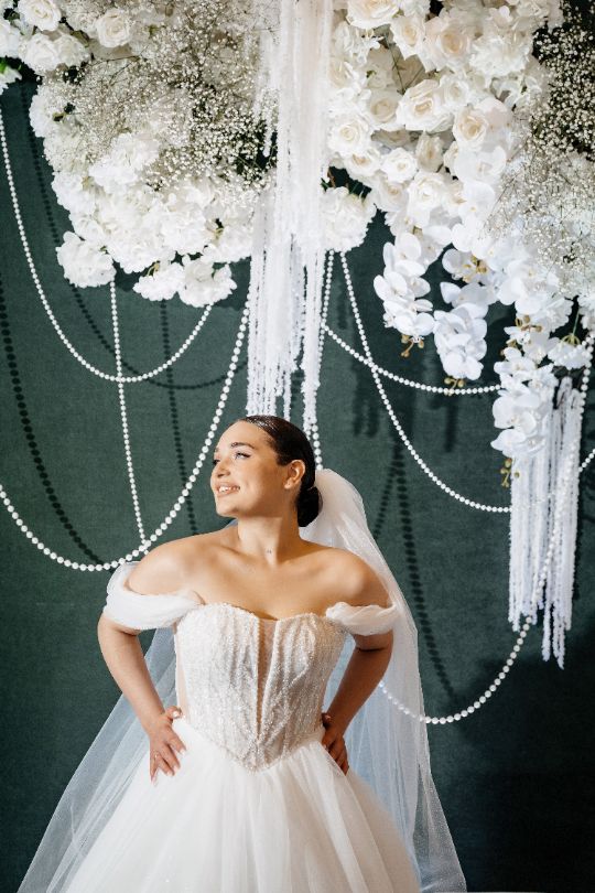 оформление президиума в зеленом цвете, зелено-белая свадьба, оформление свадьбы Белгород, свадебный декор Белгород, декоратор на свадьбу Белгород, оформление свадьбы в ресторане Веретено, свадебное оформление Белгород, свадебная флористика Белгород, оформление банкетного зала на свадьбу, оформление выездной регистрации Белгород, студия декора Белгород, КинАрт Белгород