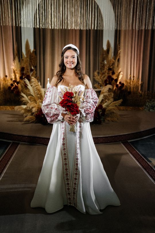 Образ невесты в русском стиле, букет невесты в русском стиле, детали свадебного оформления в русском стиле с натуральными фактурами и символикой традиций