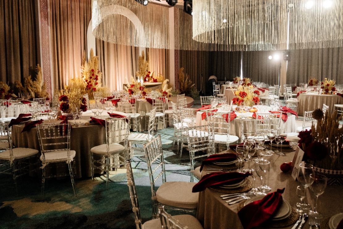 Оформление зала в русском стиле, свадьба в Ривьере Белгород, дизайнерское оформление свадьбы под ключ в русском стиле, студия декора КинАрт Белгород