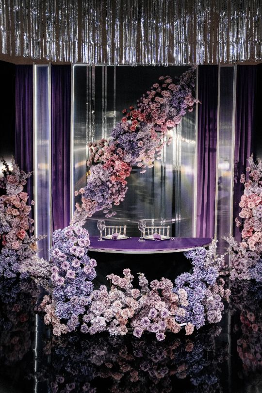 оформление свадьбы Белгород в сиреневой палитре, оформление президиума, свадьба в Ривьере студия декора КинАрт