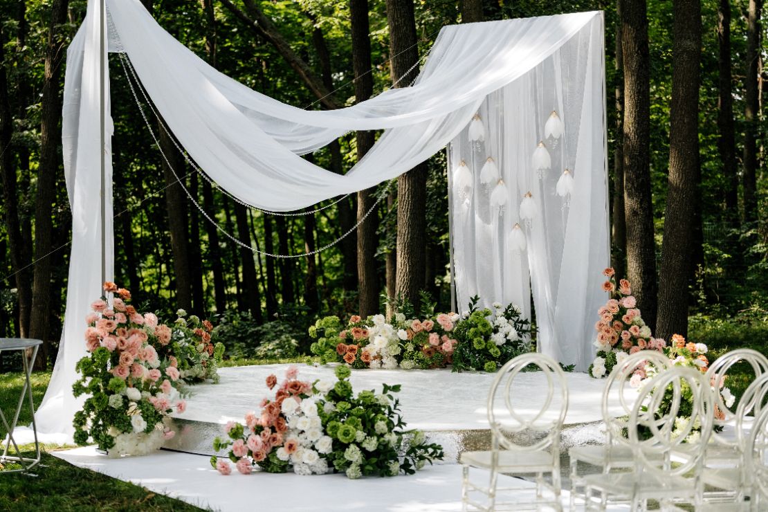 Оформление свадьбы в ресторане «Веретено» в Белгороде — студия декора КинАрт, оформление свадьбы Белгород, оформление свадебной церемонии, оформление свадьбы Белгород, свадьба в зелено-кремовых тонах