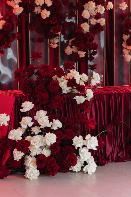свадьба в красном цвете, бело-красная свадьба, оформление свадьбы, декор свадьбы, свадебный декор, оформление свадебного зала, оформление свадебной церемонии, декор выездной регистрации, свадебная флористика, оформление фотозоны, оформление свадьбы Белгород, декор свадьбы Белгород, свадебный декор Белгород, студия декора КинАрт, КинАрт Белгород