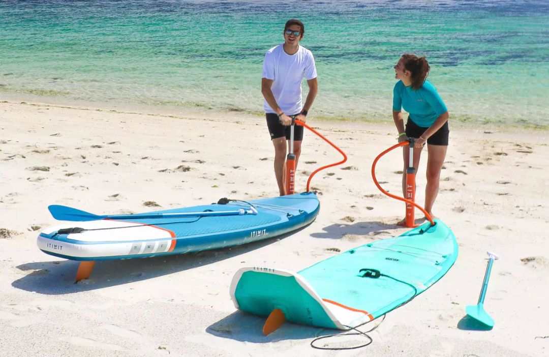 SAP ЛЕГКО<br>НАДУВАЕТСЯ, УПРАВЛЯЕТСЯ ВЕСЛОМ