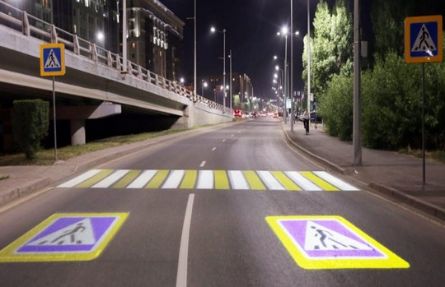 Проекционная разметка пешеходных переходов и дорожных знаков // проекционная-реклама.рф