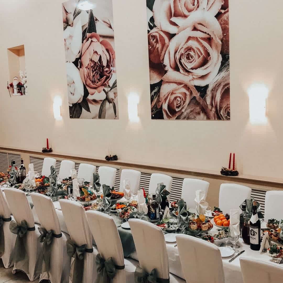 Банкетный зал на юбилей, корпоратив. Подберём для Вас вкусное меню, которое Ваши гости не скоро забудут.