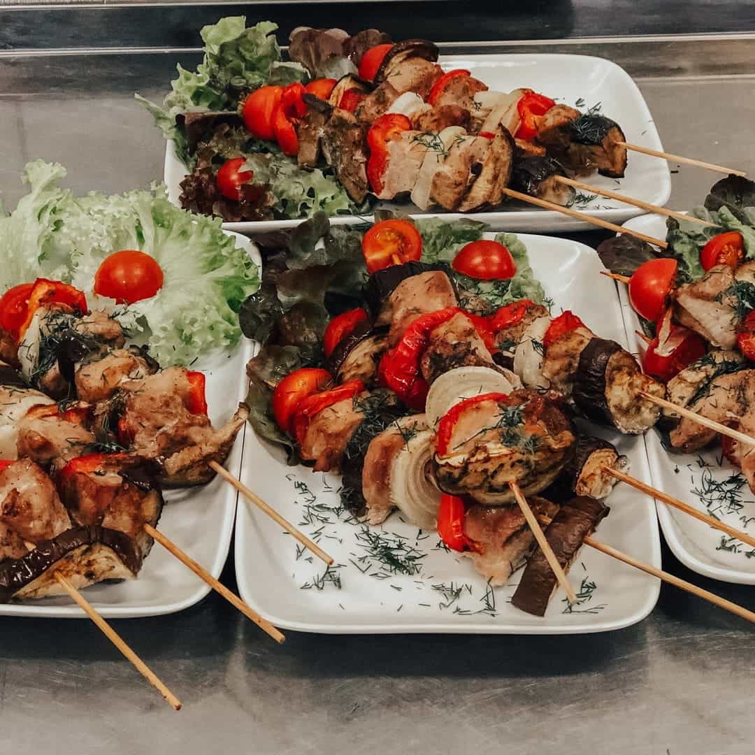 Банкетное меню на юбилей. Мы позаботимся о том, чтобы Вы и Ваши гости каждый раз получали незабываемые вкусные блюда.