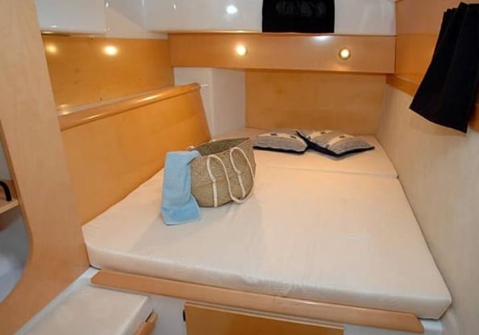 апрель кают компания