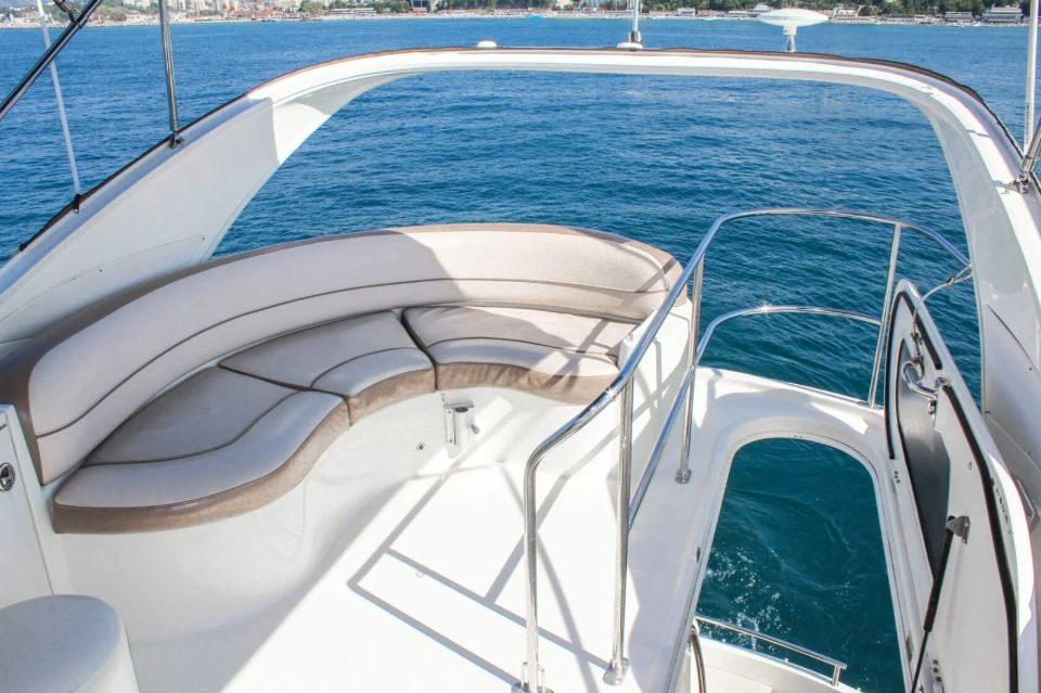 морские прогулки в сочи на яхте