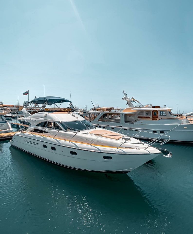 яхта ПРИНЦЕССА 45 в сочи