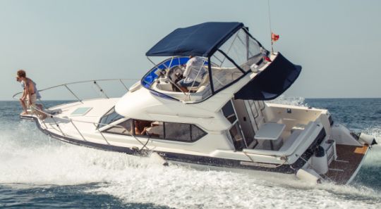 аренда яхты BAYLINER 288 в Сочи