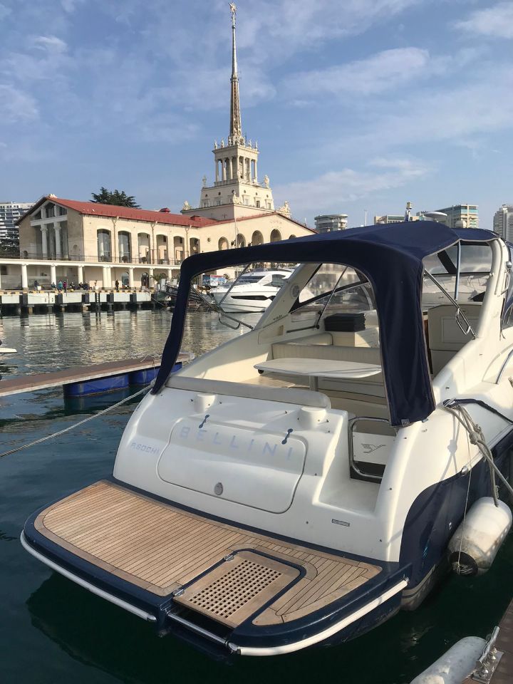 снять яхту белини в сочи