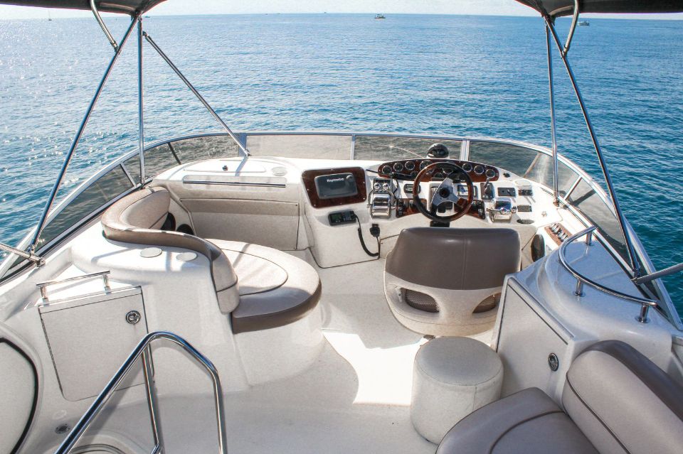 аренда двухпалубной яхты в сочи