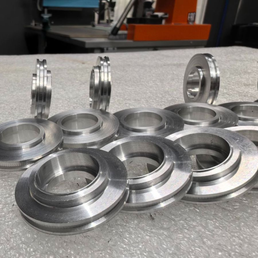 Ролик. Изготовлено на токарном ЧПУ. Материал алюминий (Д16Т).