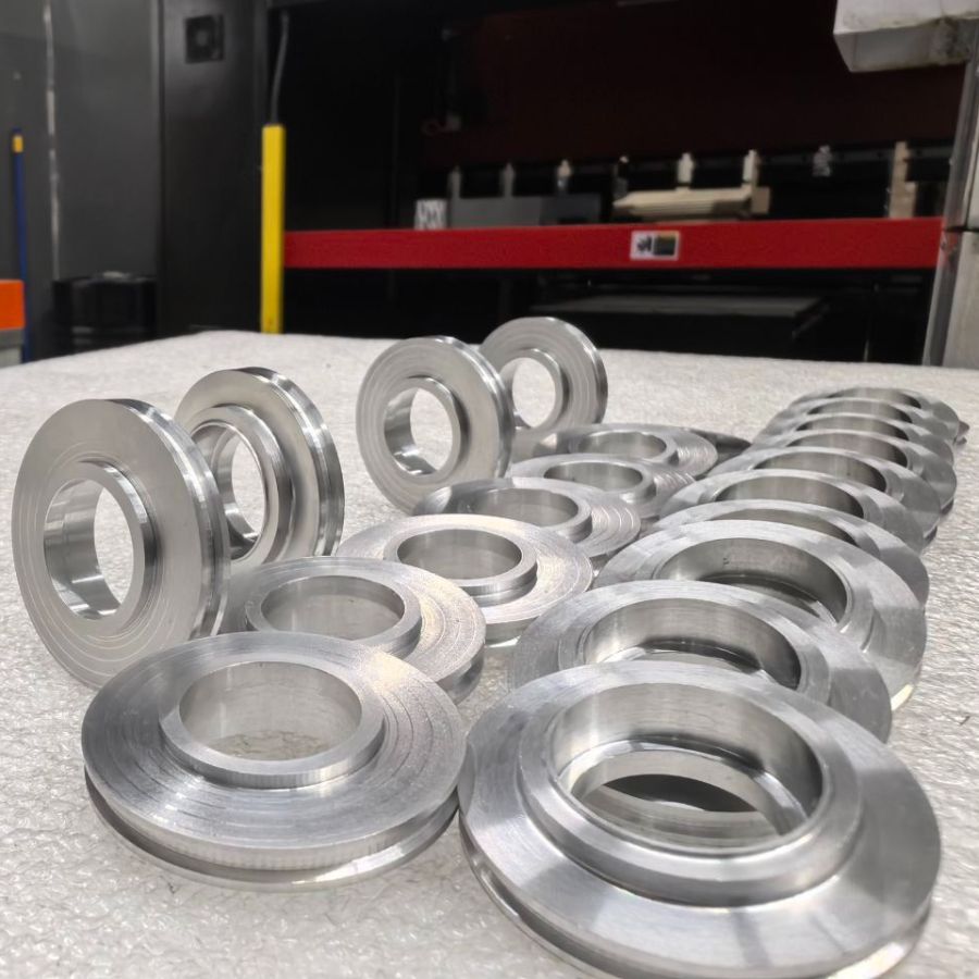 Ролик. Изготовлено на токарном ЧПУ. Материал алюминий (Д16Т).