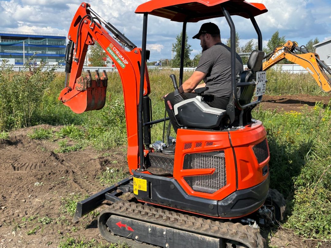 Мини-экскаватор NM-E18