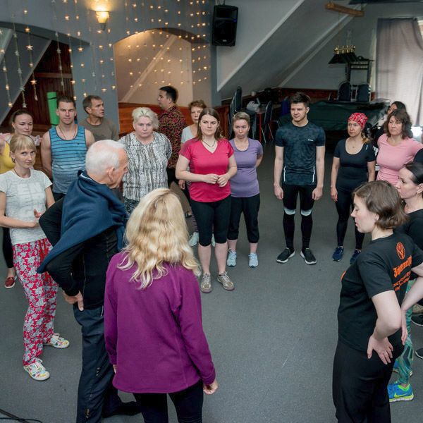 Перед динамической медитацией