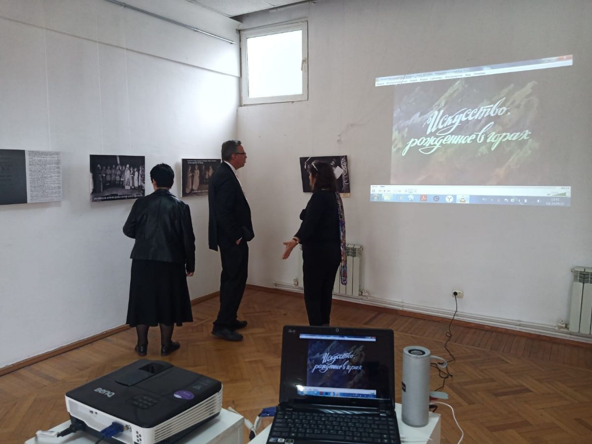 подготовка к выставке и видео гида