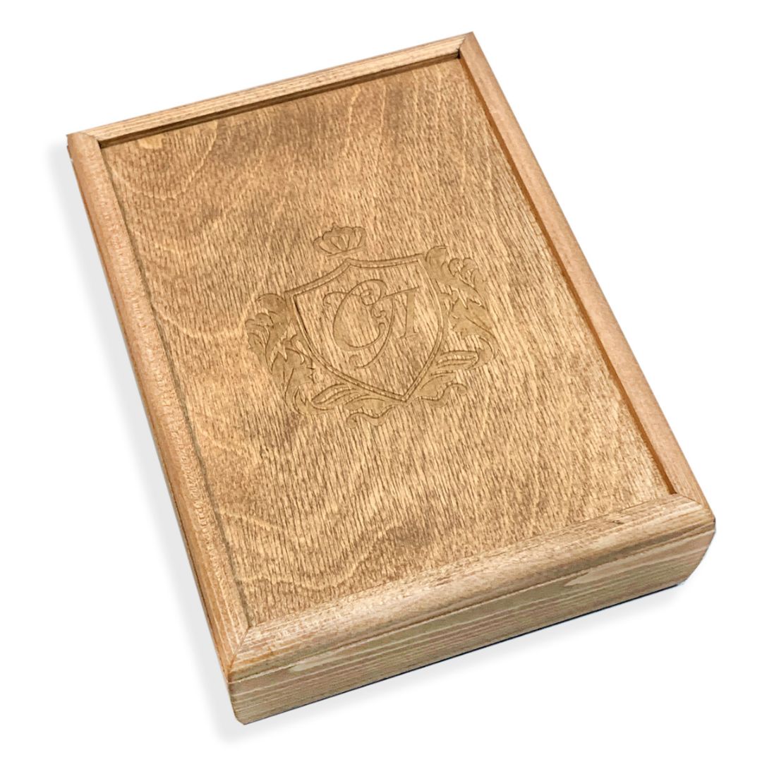 Деревянный пенал с гравировкой