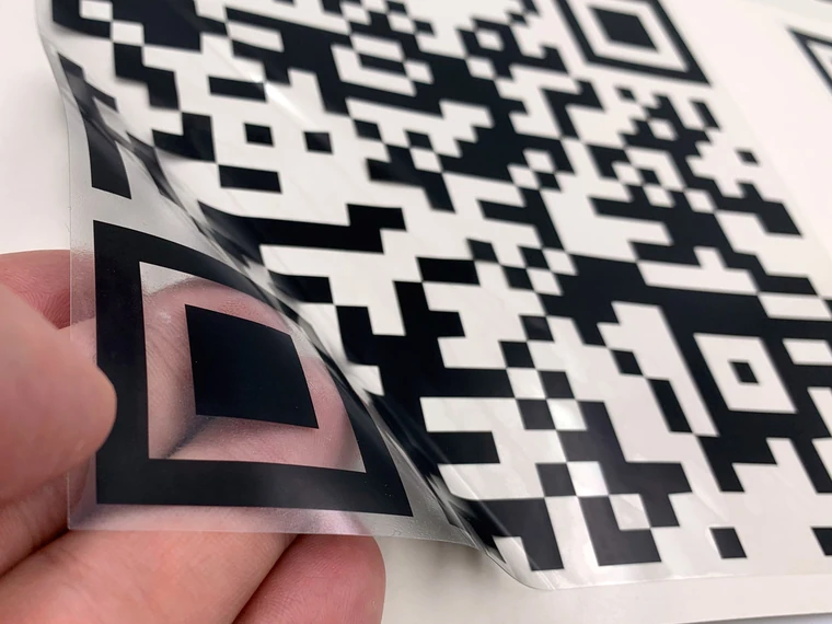 Прозрачные этикетки с QR-кодом