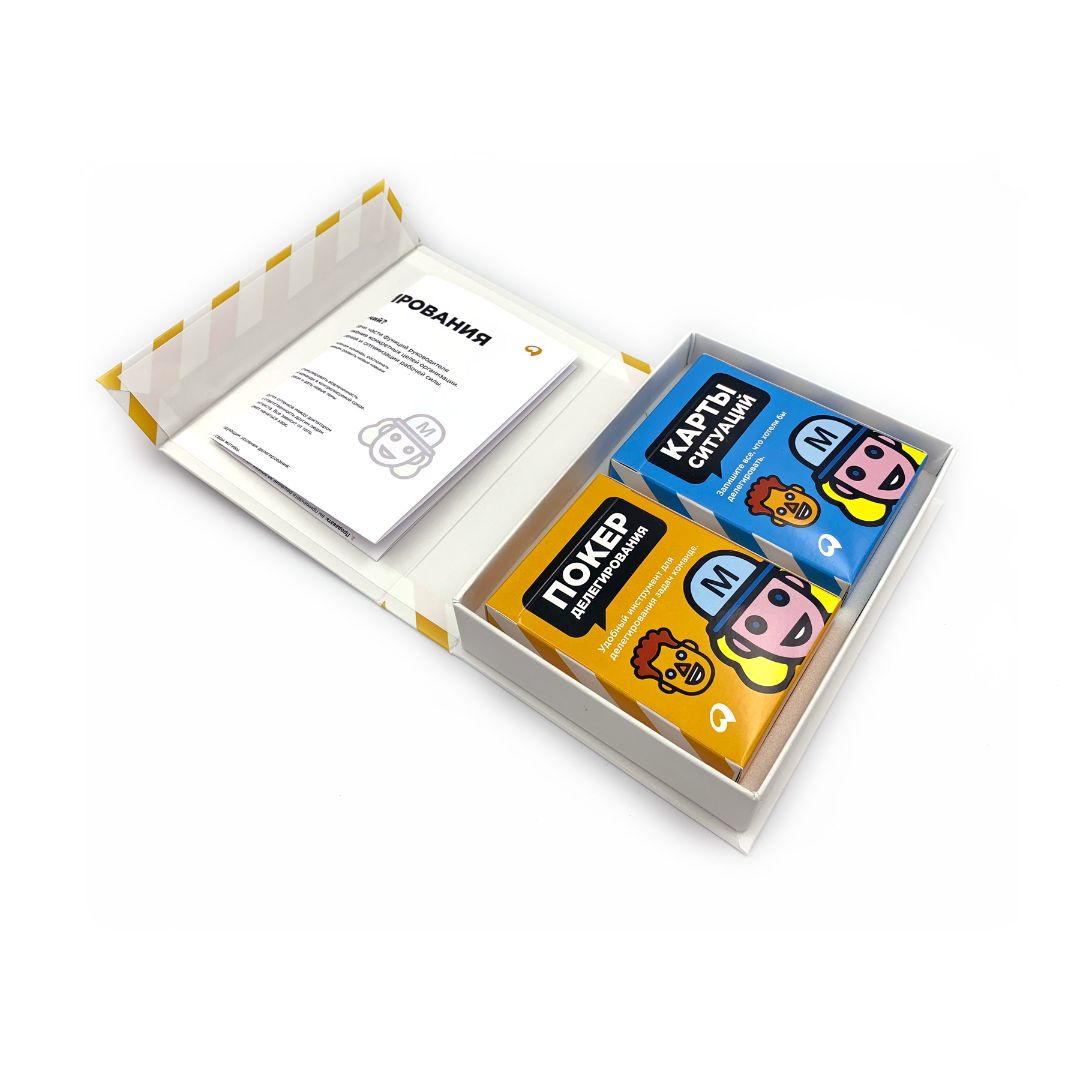 Две колоды карт в упаковке