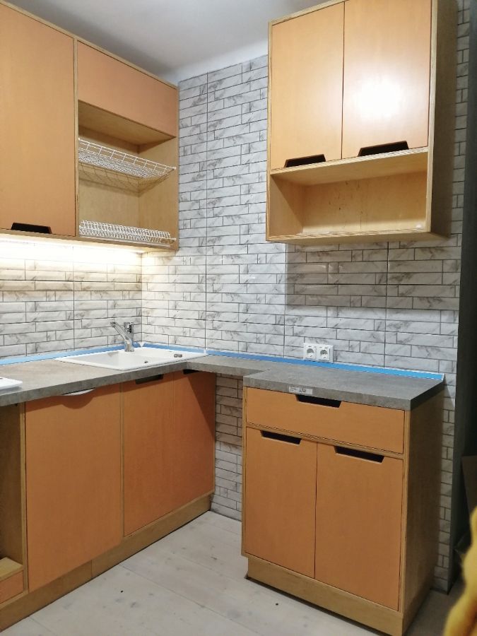 Кухонный гарнитур из березовой фанеры с покрытием маслом