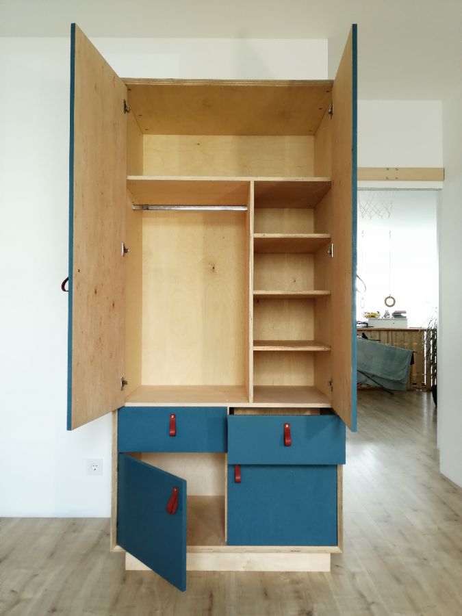 Шкаф в детскую открытые фасады и ящики