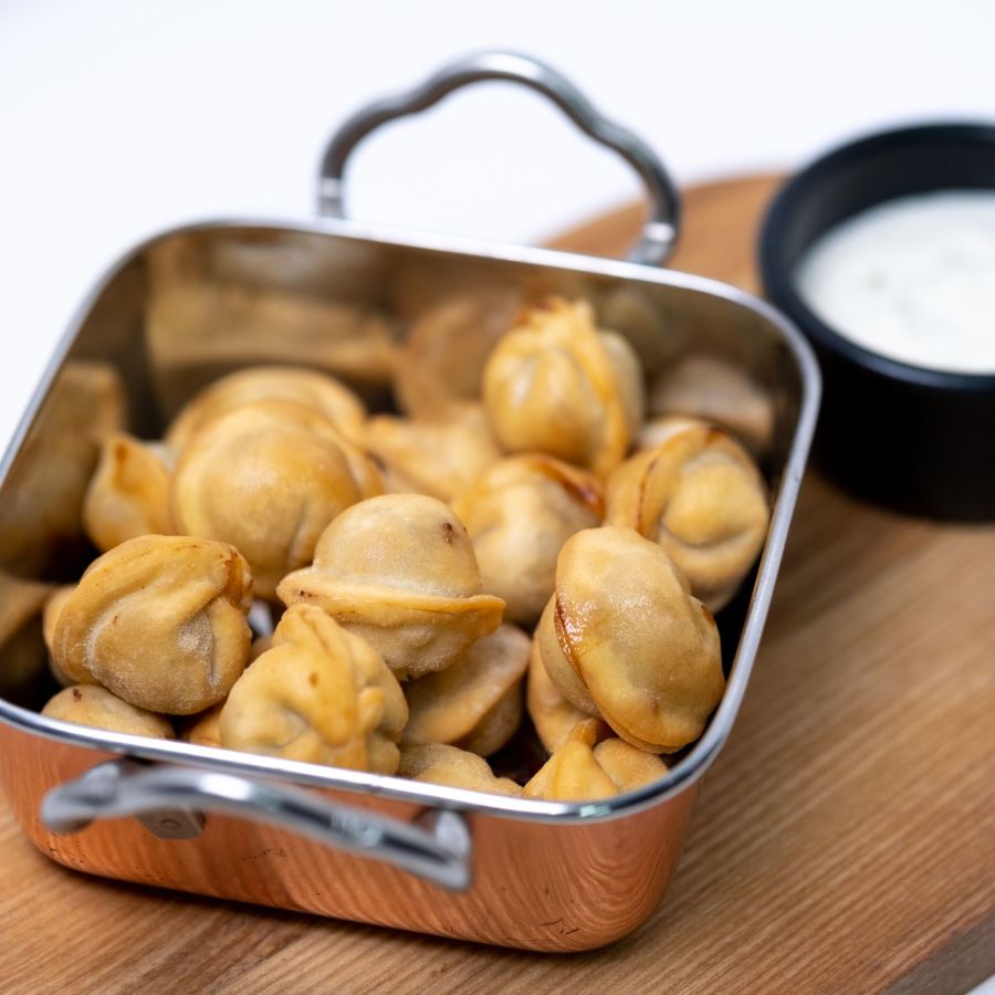 Пельмени фри с соусом