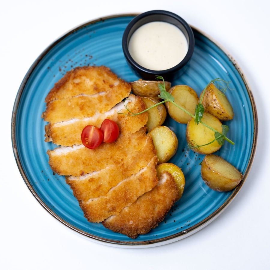 Шницель с бэби картофелем
