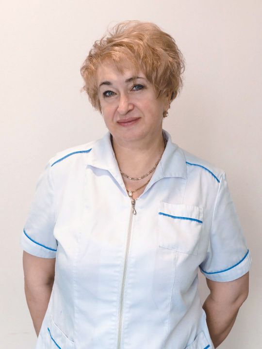 Косметолог, мастер по пирсингу