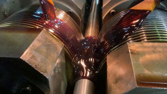 Накатка резьбы на винте Rosca