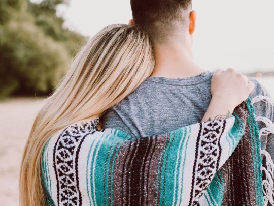 Двадцать пять лет разницы.