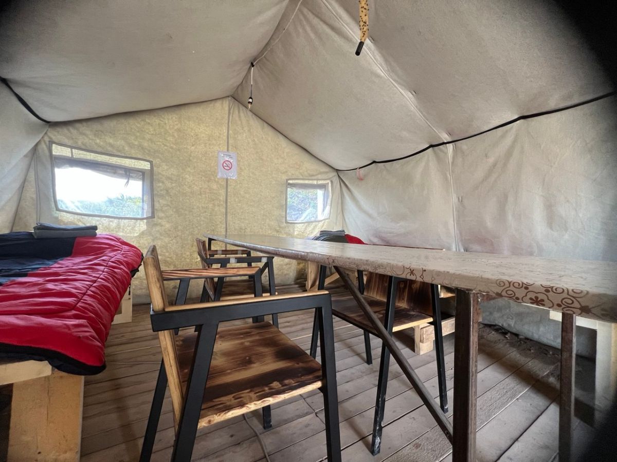 Интерьер 4х местной палатки 4