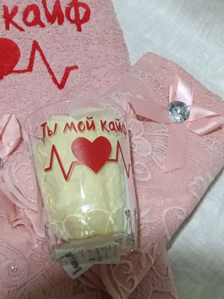 УФ ДТФ на стакане красным цветом