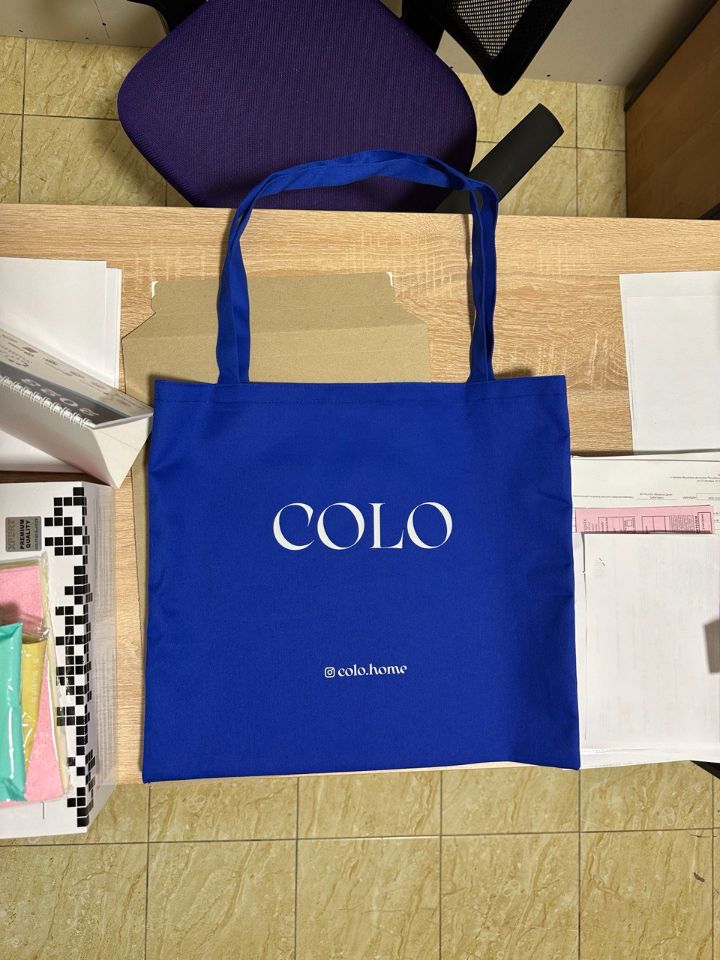 ДТФ печать логотипа на синем шоппере