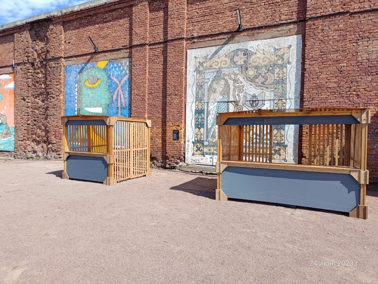 Аренда деревянного киоска LYALE 3х2 со стенами